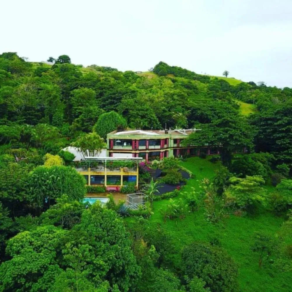 Lake Arenal Hotel & Brewery Tilarán