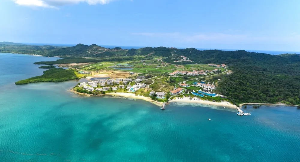 Pristine Bay Resort Roatán