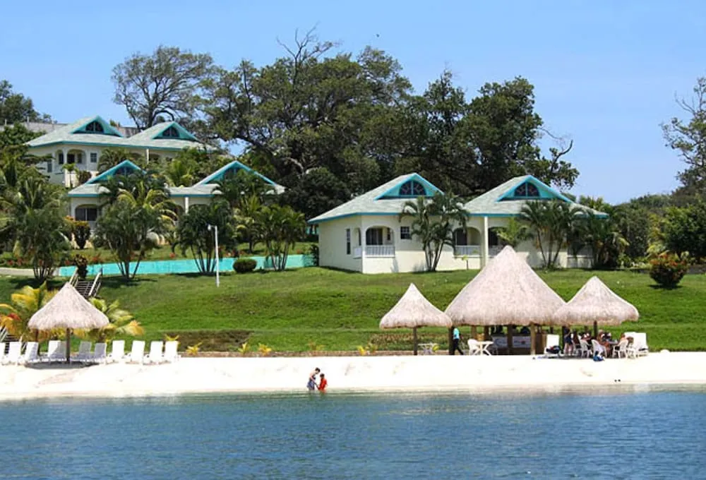 Turquoise Bay Dive & Beach Resort Roatán