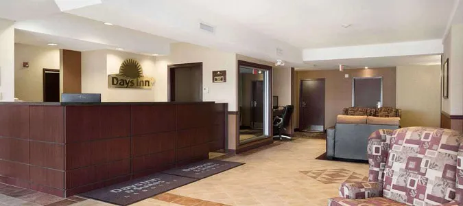 Days Inn & Suites by Wyndham Langley Langley