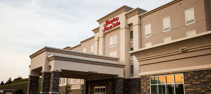 Hampton Inn & Suites Minot Airport, ND Minot