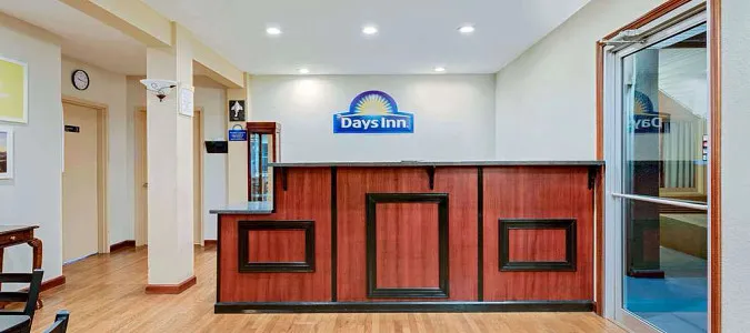 Days Inn by Wyndham Fairmont Fairmont