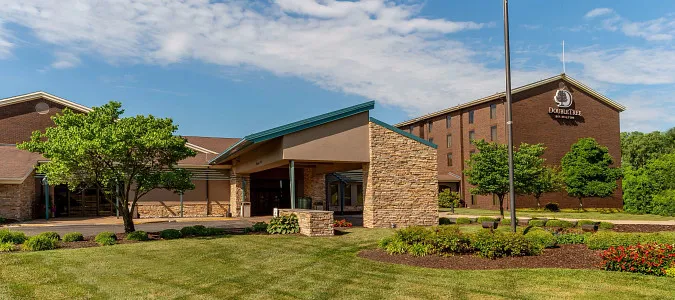 DoubleTree by Hilton Collinsville - St. Louis Collinsville