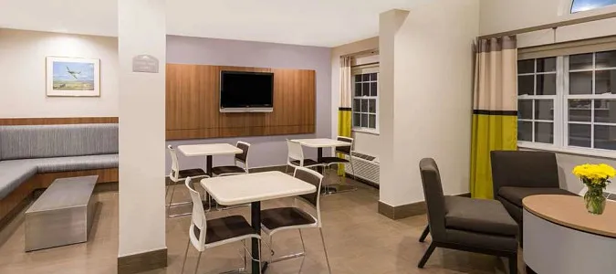 Microtel Inn & Suites by Wyndham Richmond Airport Sandston