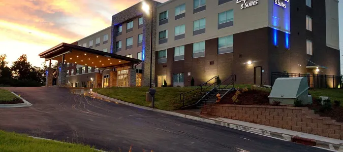 Holiday Inn Express & Suites CHARLOTTE NE - UNIVERSITY AREA Charlotte