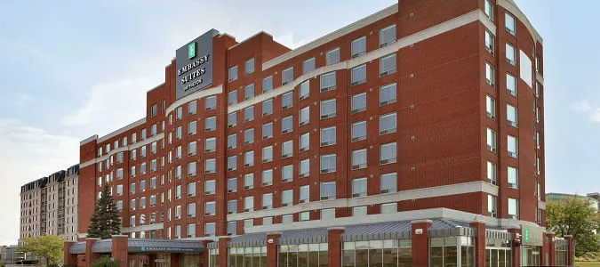 Embassy Suites by Hilton Montreal Airport Pointe-Claire