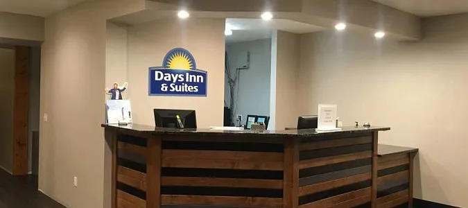 Days Inn & Suites by Wyndham Williston Williston