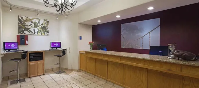 Best Western Plus Des Moines West Inn & Suites Clive