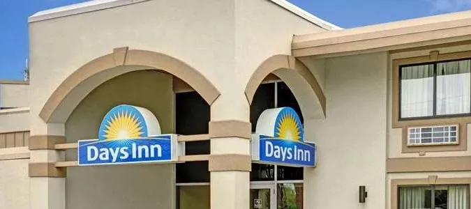 Days Inn by Wyndham Bloomington West Bloomington