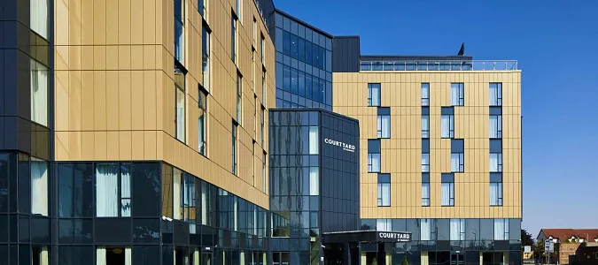 Courtyard by Marriott London Heathrow Airport Hayes