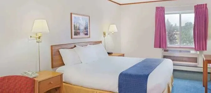 Days Inn and Suites-Mackinaw City-Bridgeview Lodge Mackinaw City