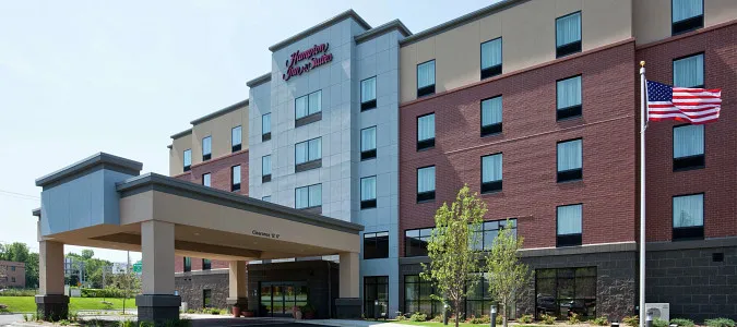 Hampton Inn & Suites Minneapolis West/ Minnetonka, MN Minnetonka