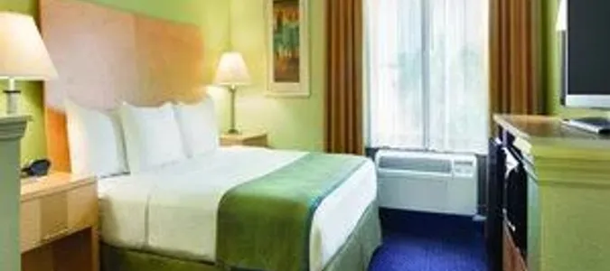 Park Inn By Radisson Albany Albany