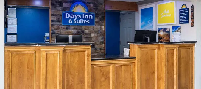 Days Inn & Suites by Wyndham Commerce Commerce