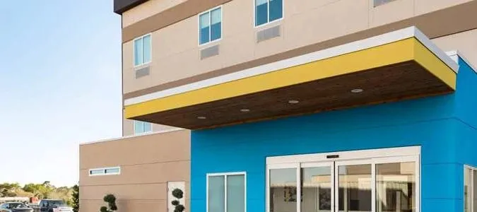 Days Inn & Suites by Wyndham Beaumont West / I-10 & Walden Beaumont