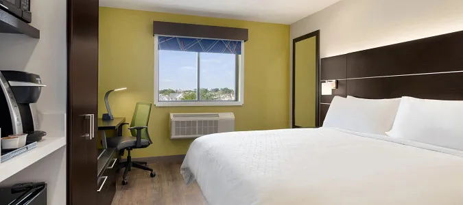 Holiday Inn Express JAMAICA - JFK AIRTRAIN - NYC Jamaica