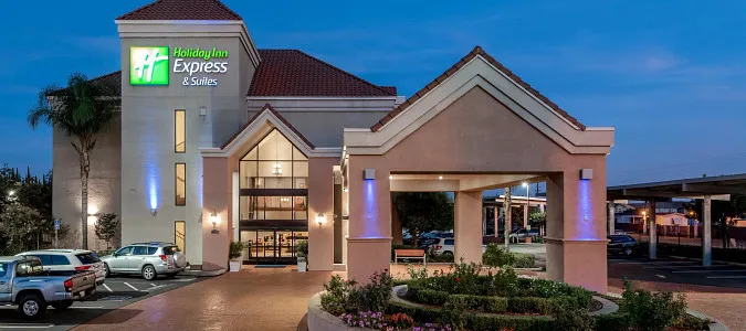 Holiday Inn Express & Suites LATHROP Lathrop